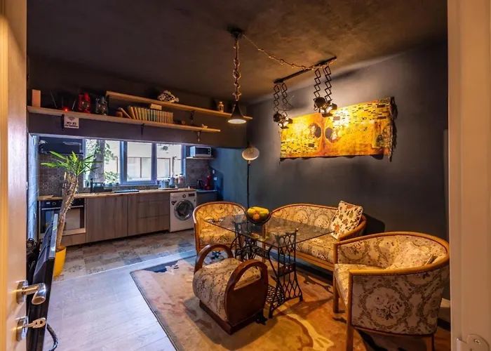 The Cave Vintage Apartment, City, Bulgaria * Varna